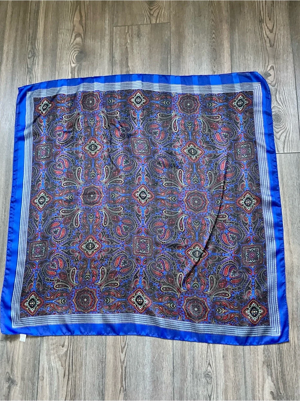 Look Blue Paisley Square scarf 30/30 inches from Italy